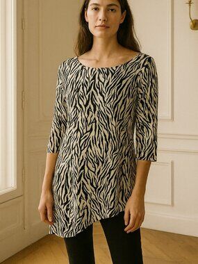 Chico's Travelers Black White Zebra Stripe Asymmetrical Hem Top 1